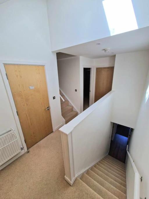 Explore London: 2 Bedroom House In Wood Green Exteriér fotografie