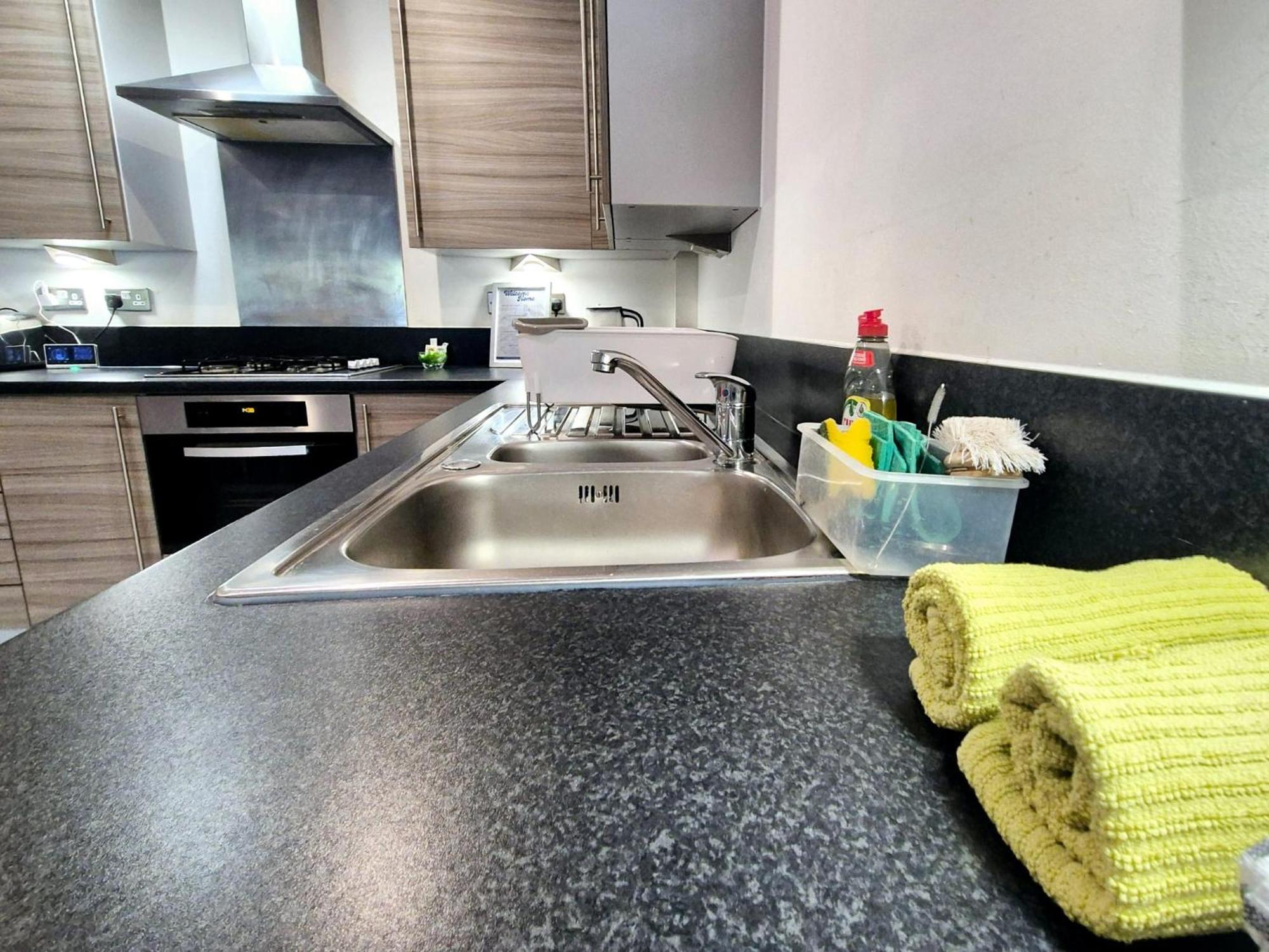 Explore London: 2 Bedroom House In Wood Green Exteriér fotografie