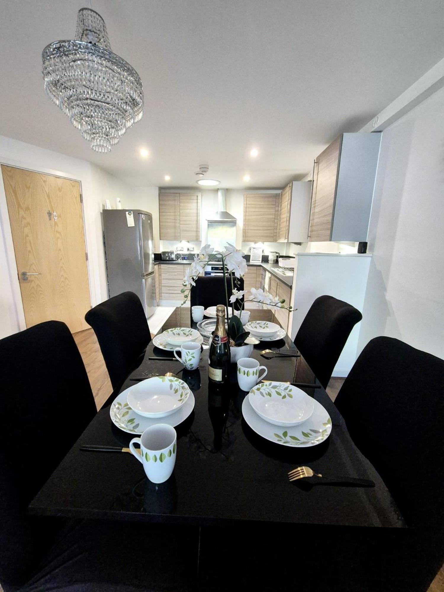 Explore London: 2 Bedroom House In Wood Green Exteriér fotografie